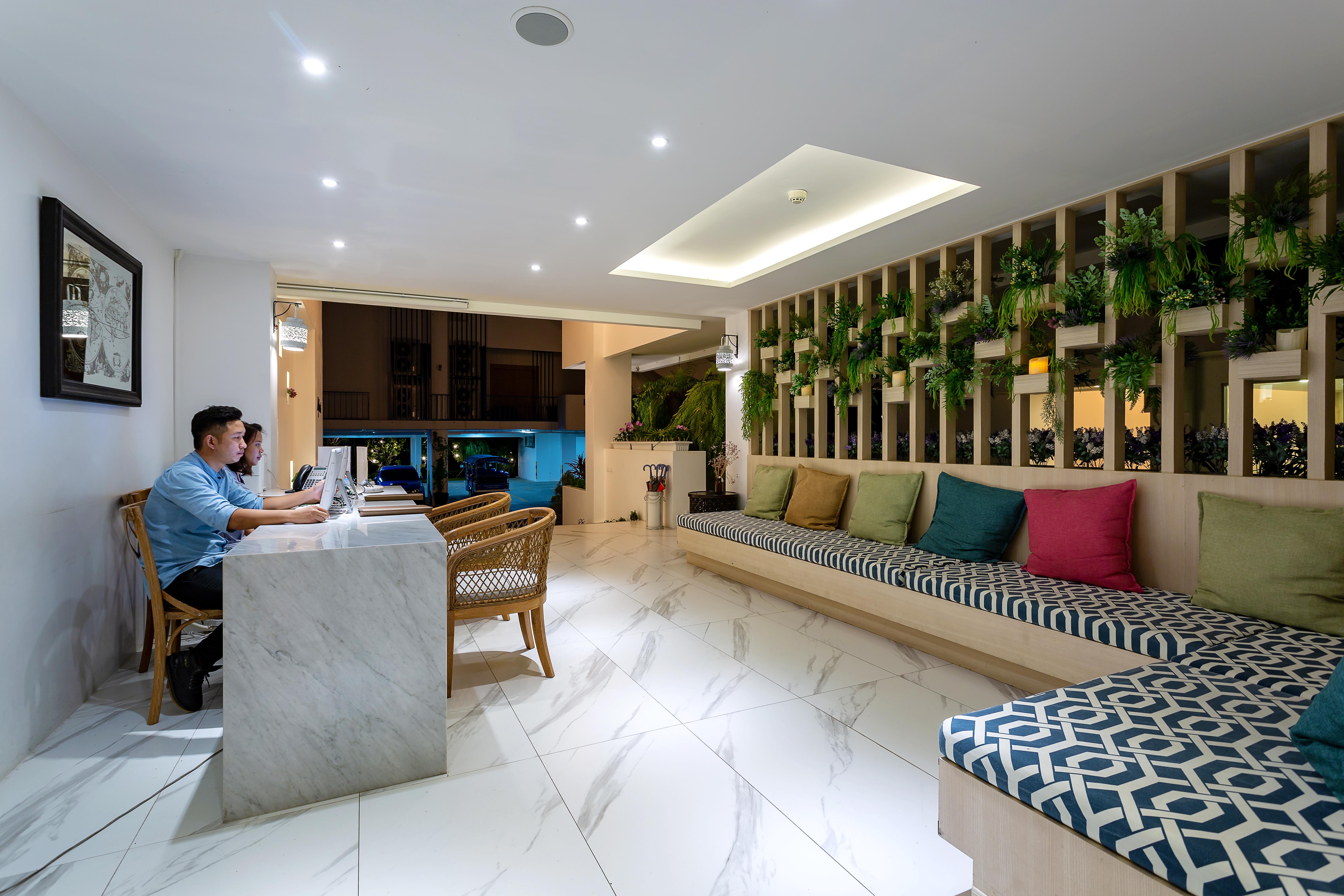 Costa Village Bangsaray, Residence with Private Jacuzzi Bang Sare Bagian luar foto