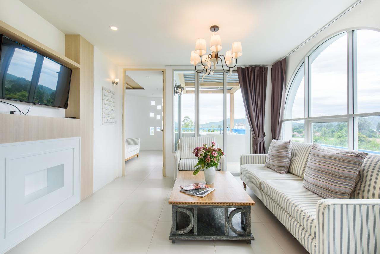 Costa Village Bangsaray, Residence with Private Jacuzzi Bang Sare Bagian luar foto